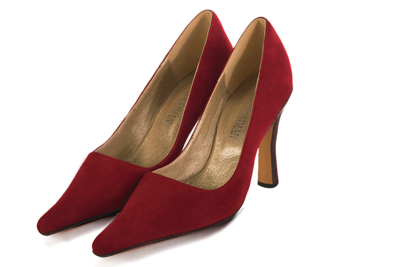 Escarpin classique rouge bordeaux. Bout pointu. Talon tres haut bobine